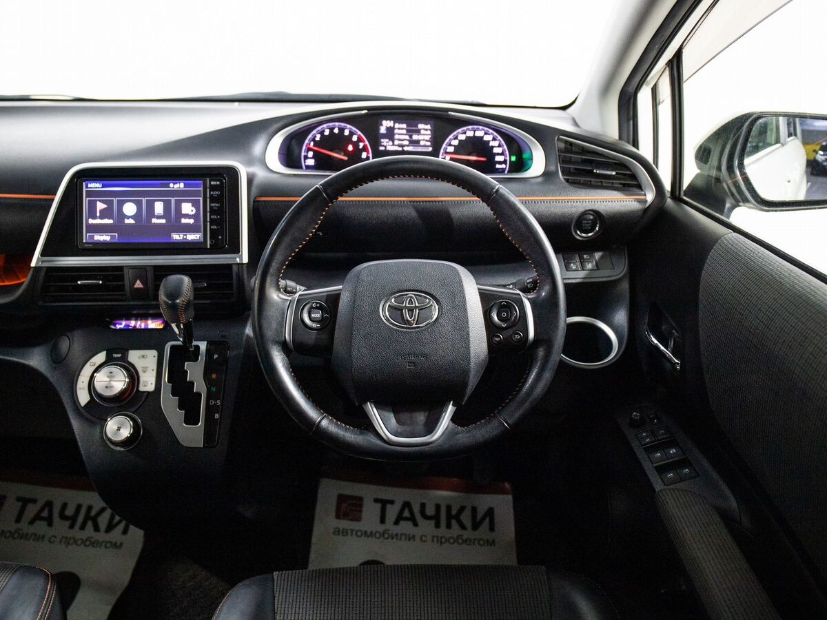 Toyota Sienta 2018 - фото автомобиля