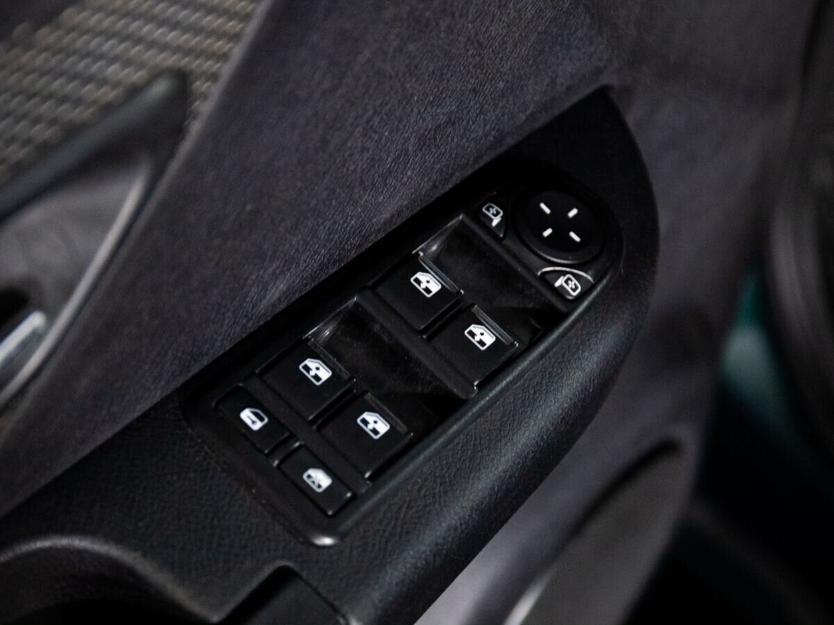 УАЗ Patriot 2015 - фото автомобиля