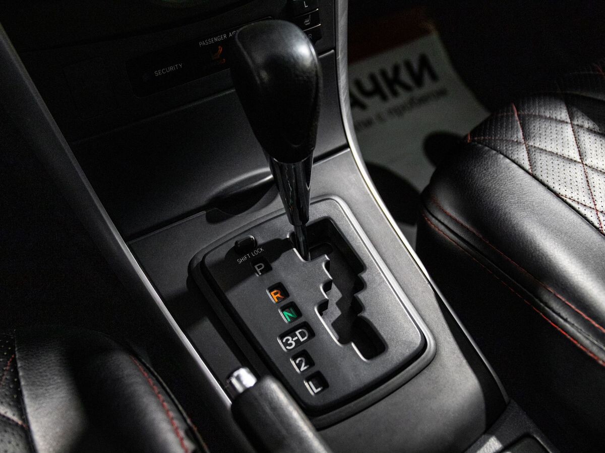 Toyota Corolla 2013 - фото автомобиля