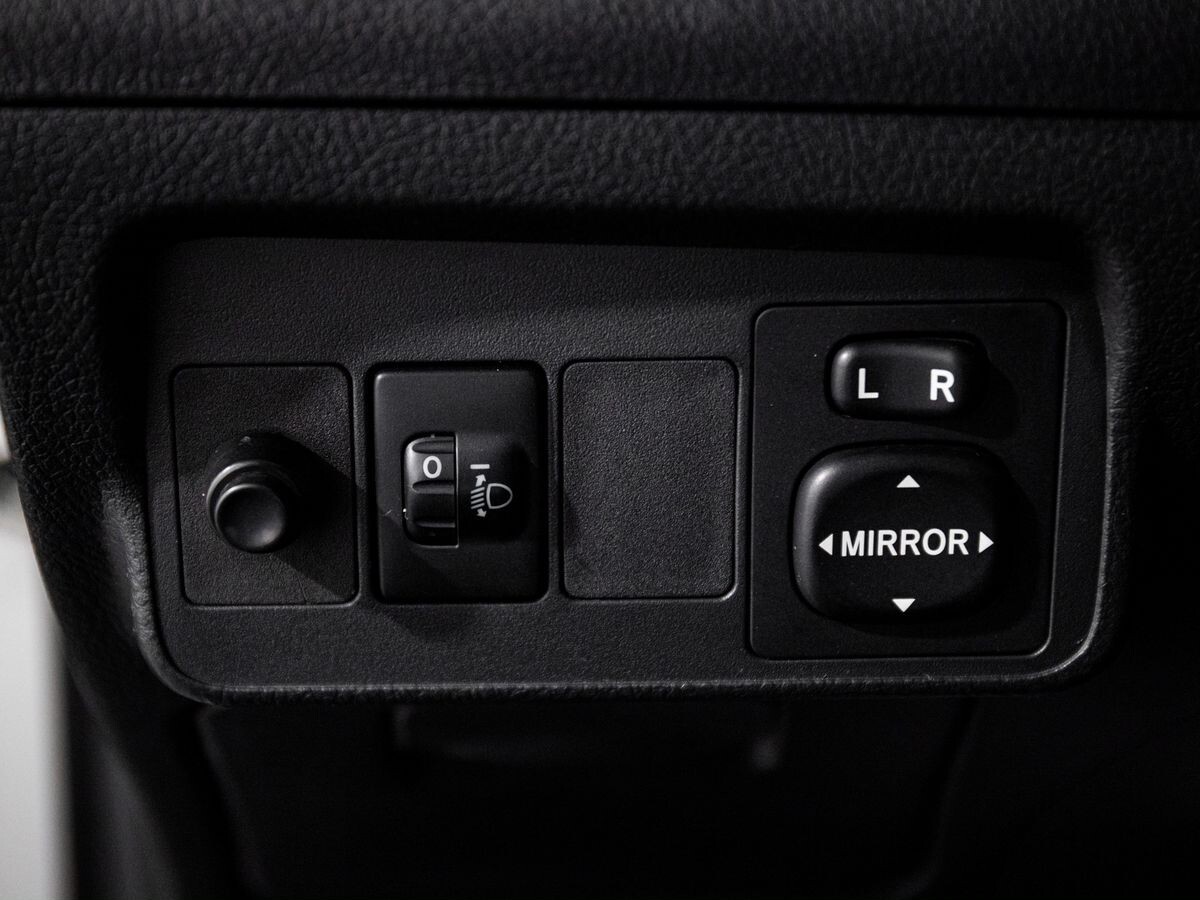 Toyota Corolla 2013 - фото автомобиля