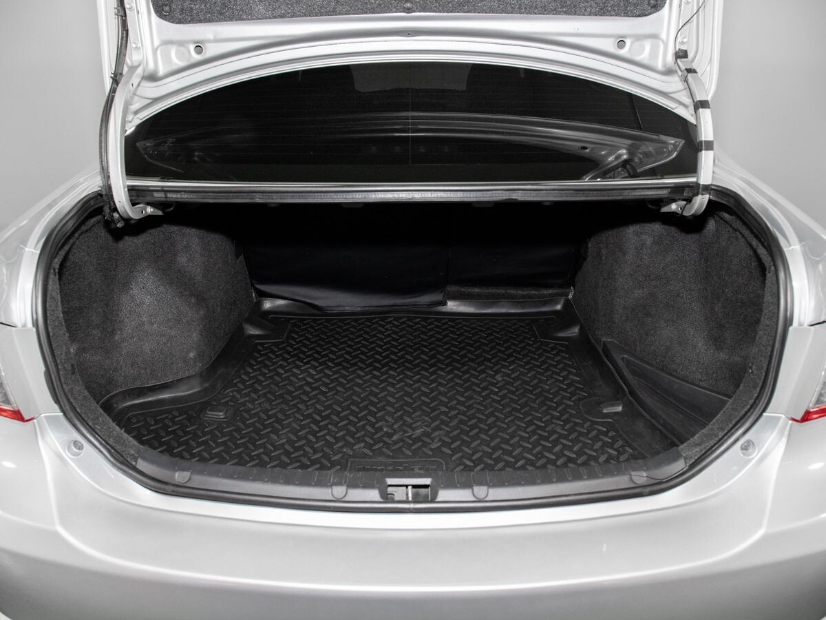 Toyota Corolla 2013 - фото автомобиля