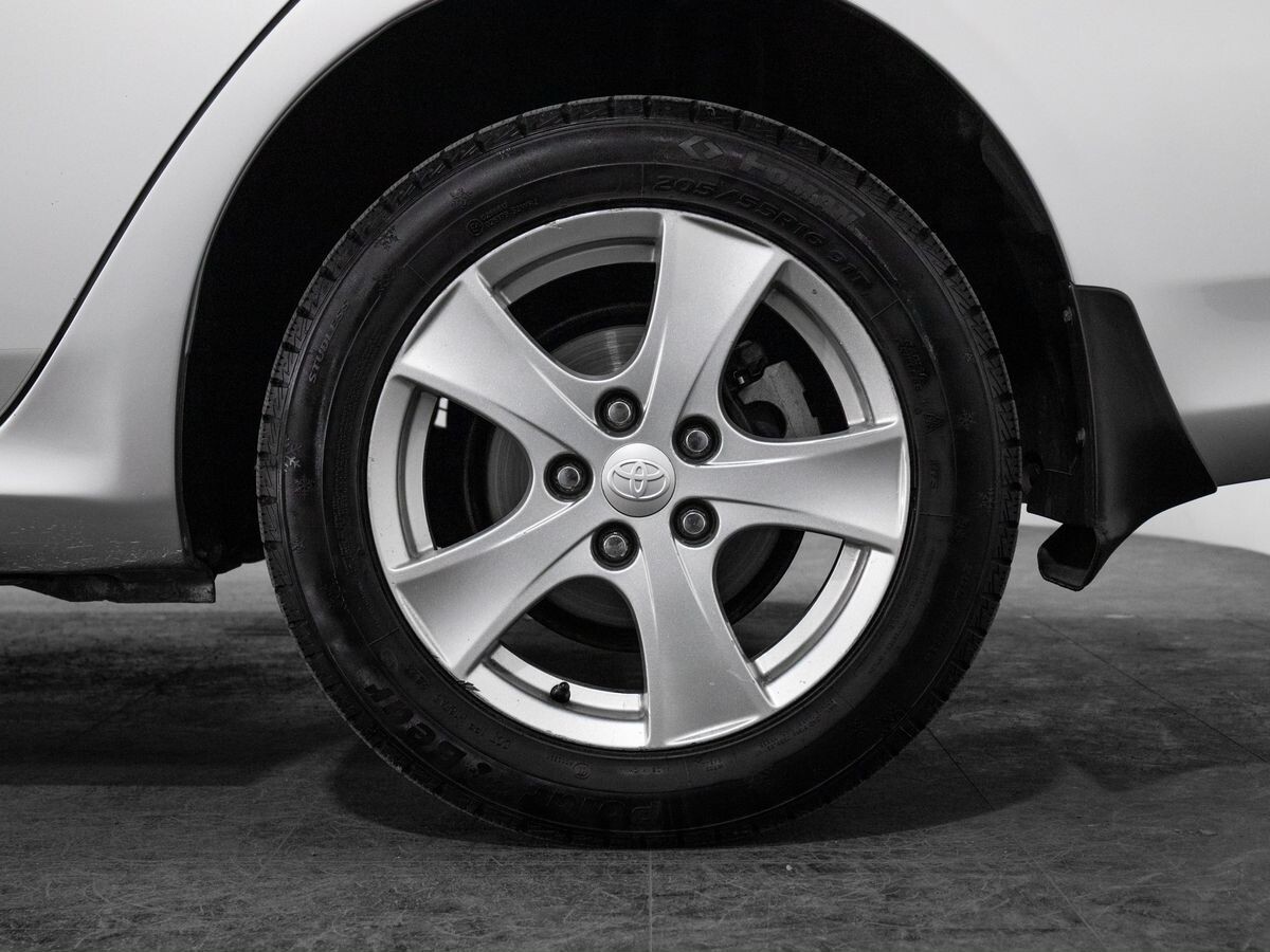 Toyota Corolla 2013 - фото автомобиля