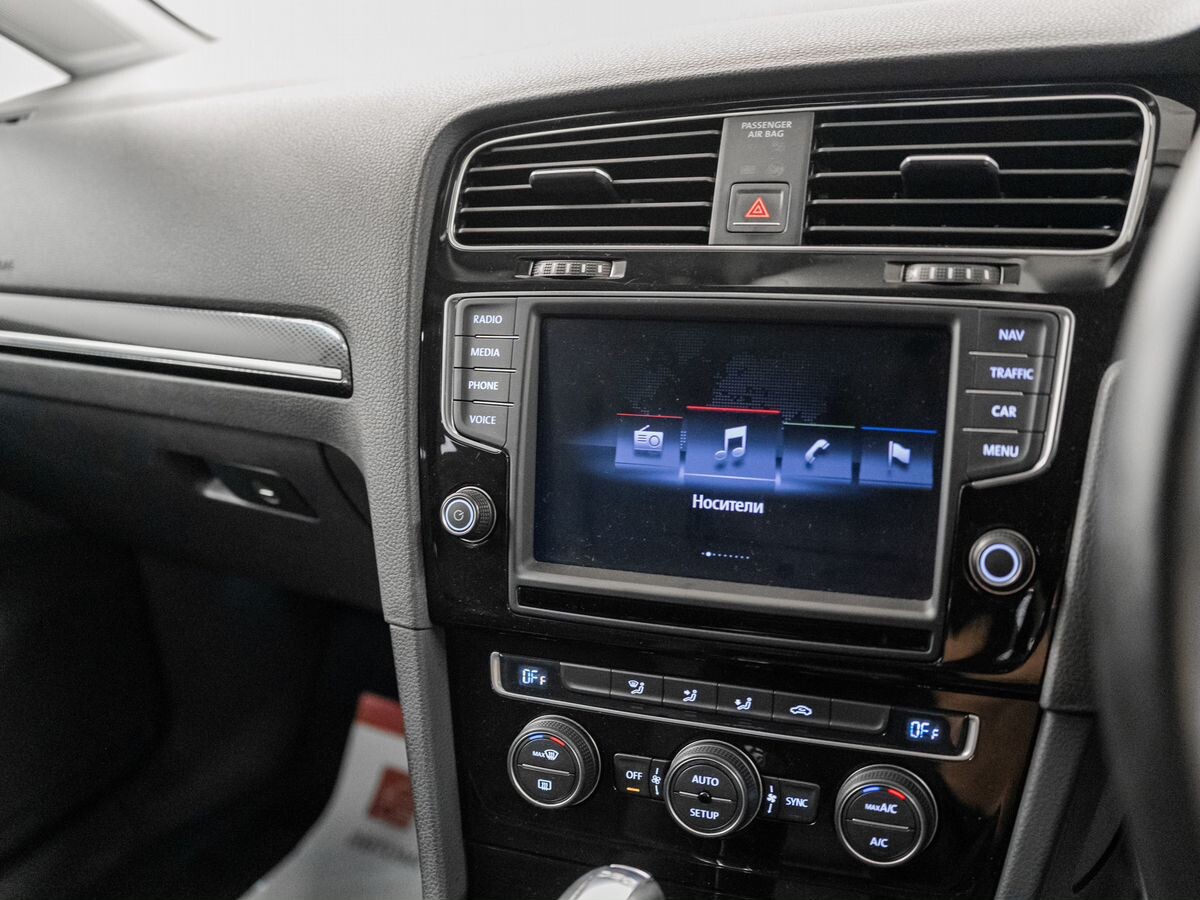 Volkswagen Golf 2013 - фото автомобиля