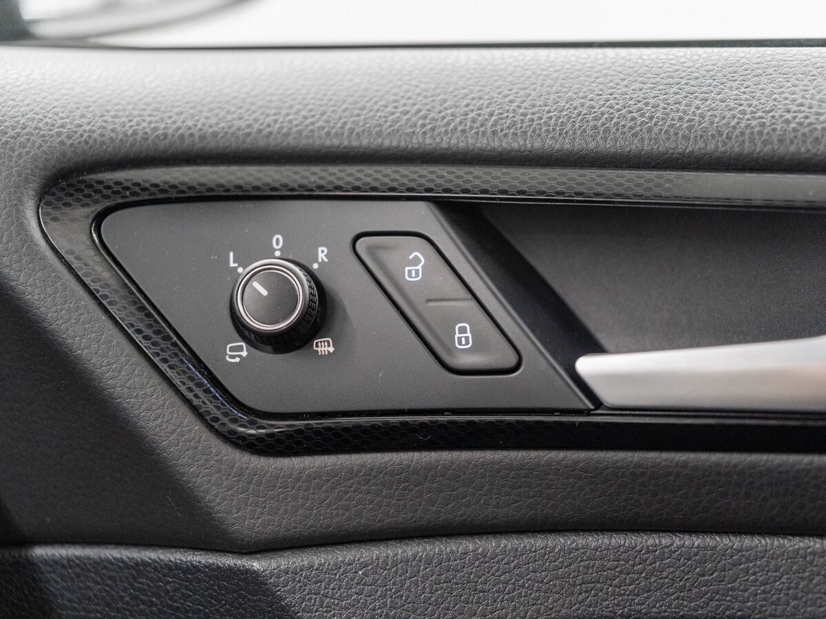 Volkswagen Golf 2013 - фото автомобиля