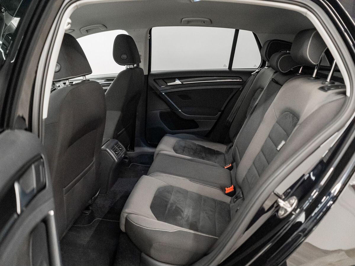 Volkswagen Golf 2013 - фото автомобиля