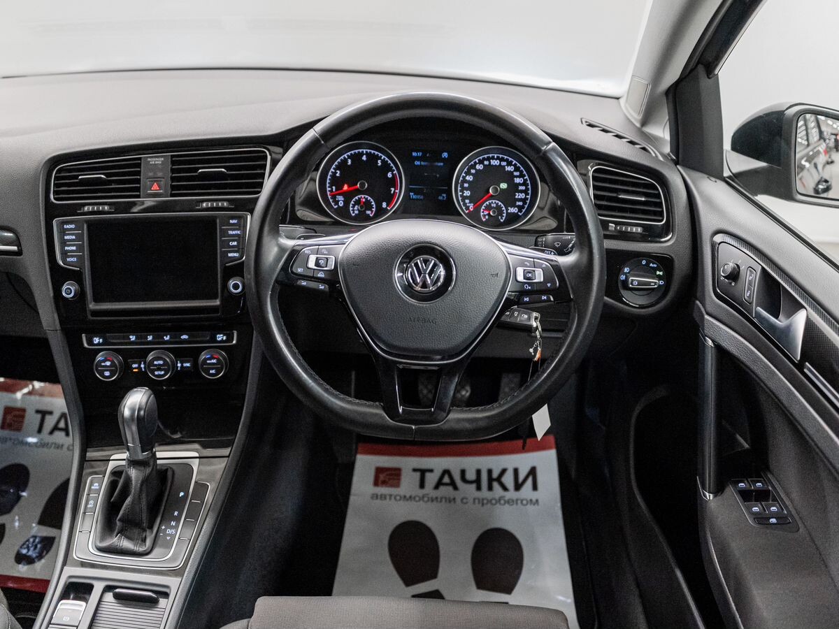 Volkswagen Golf 2013 - фото автомобиля