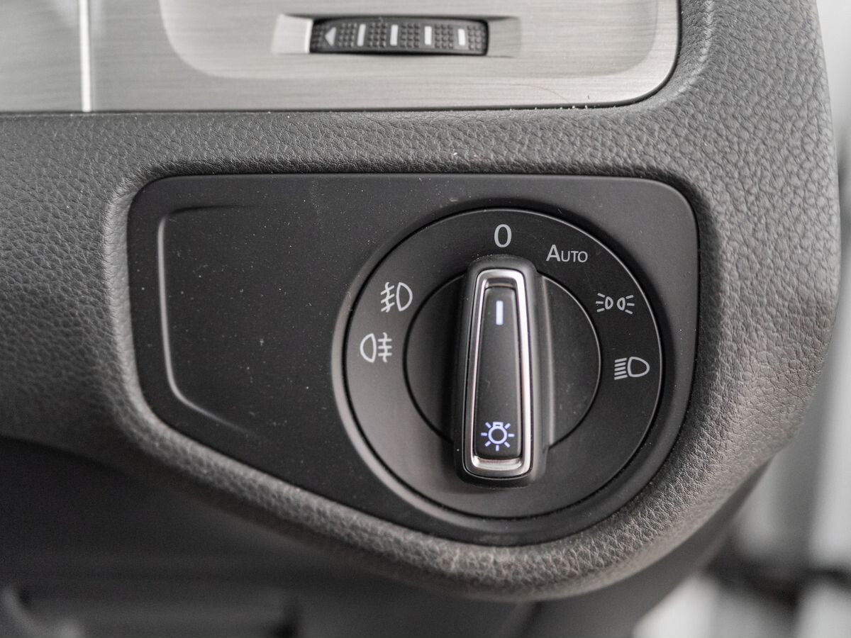 Volkswagen Golf 2015 - фото автомобиля