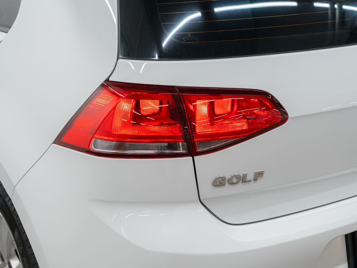 Volkswagen Golf 2015 - фото автомобиля