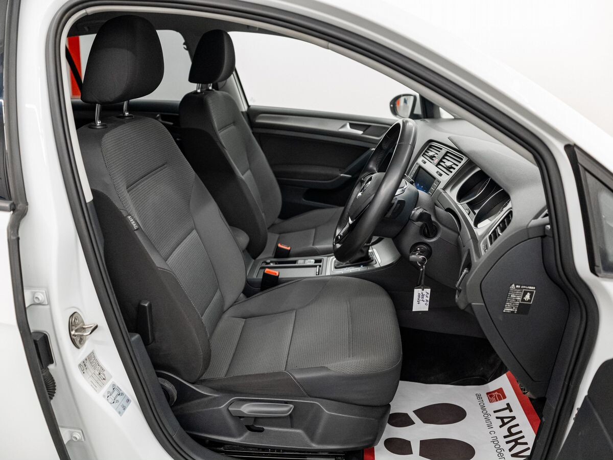 Volkswagen Golf 2015 - фото автомобиля