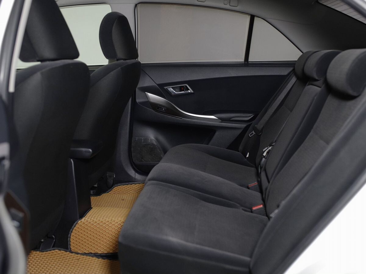 Toyota Premio 2018 - фото автомобиля