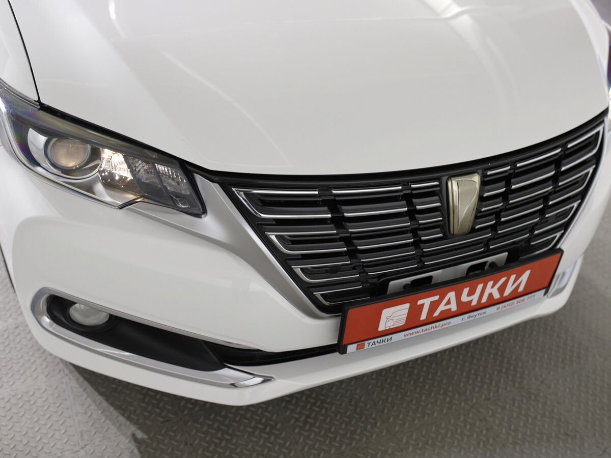 Toyota Premio 2018 - фото автомобиля