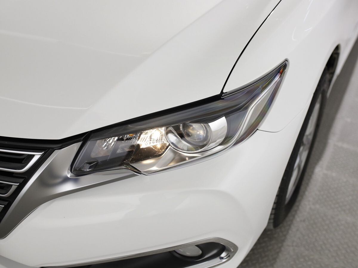 Toyota Premio 2018 - фото автомобиля