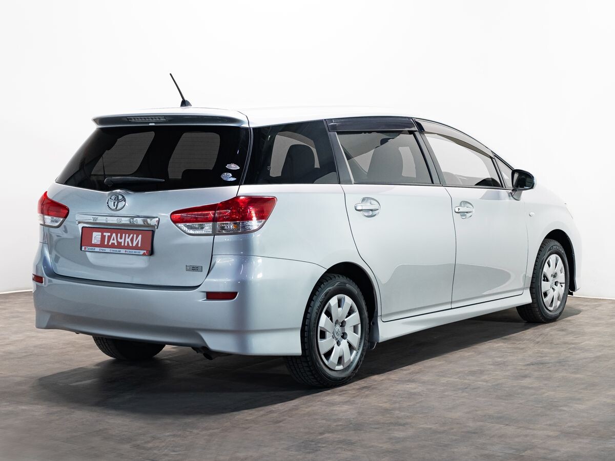 Toyota Wish 2010 - фото автомобиля