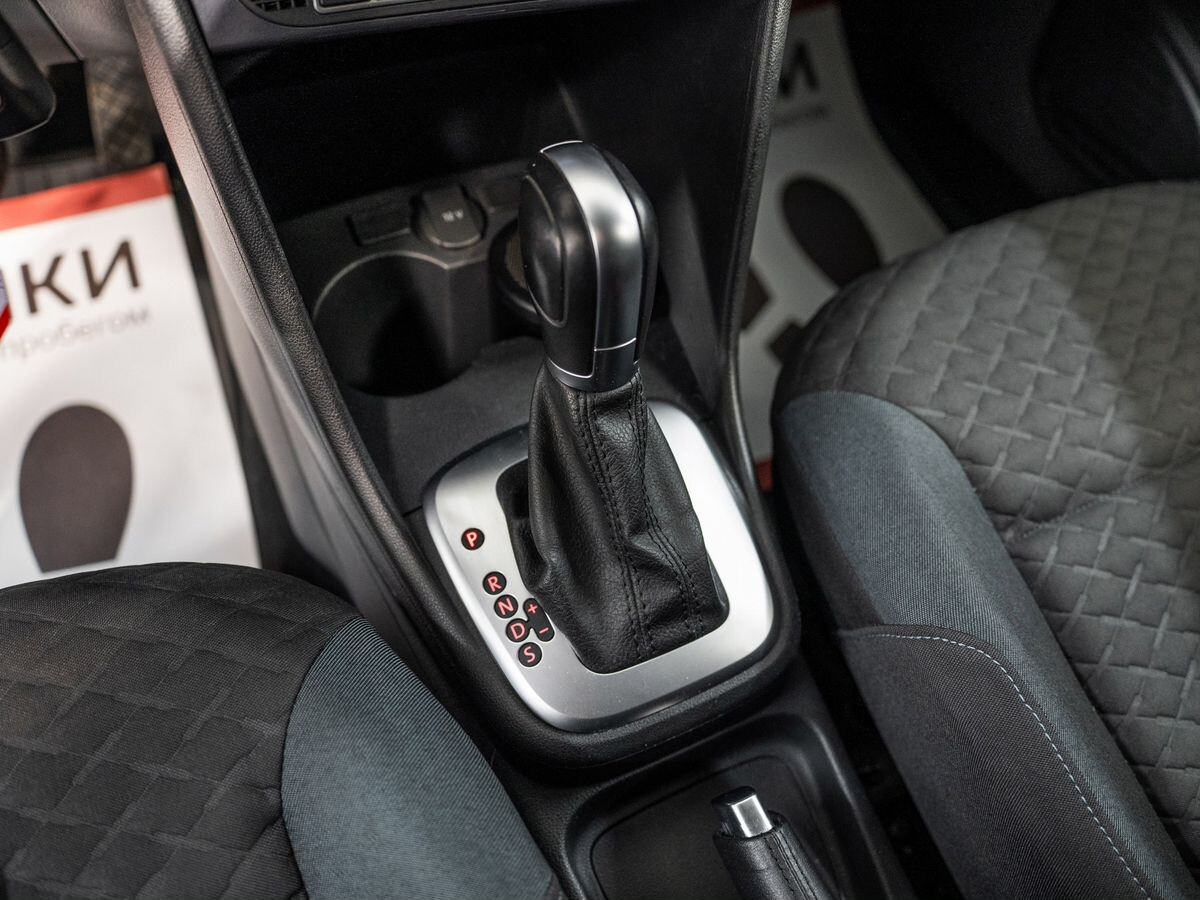 Volkswagen Polo 2020 - фото автомобиля