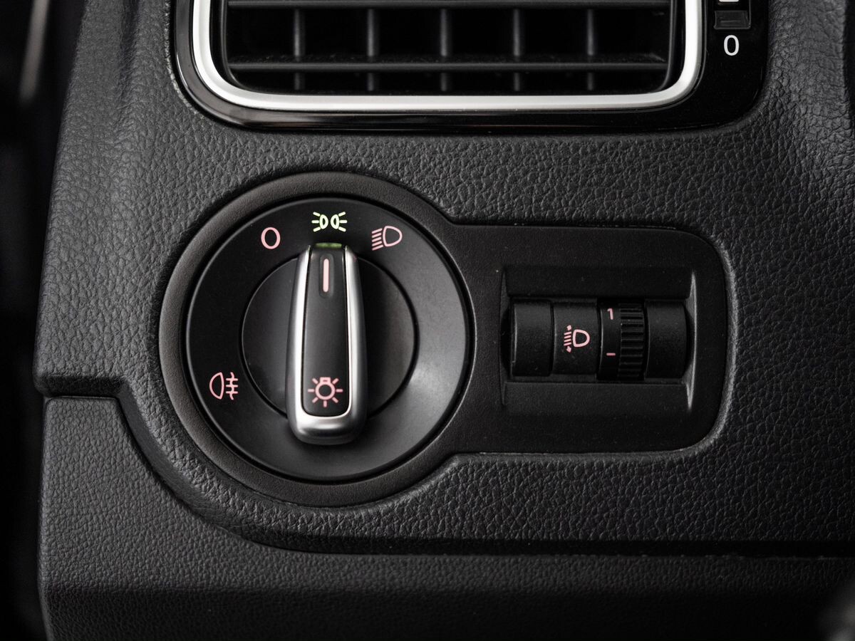 Volkswagen Polo 2020 - фото автомобиля