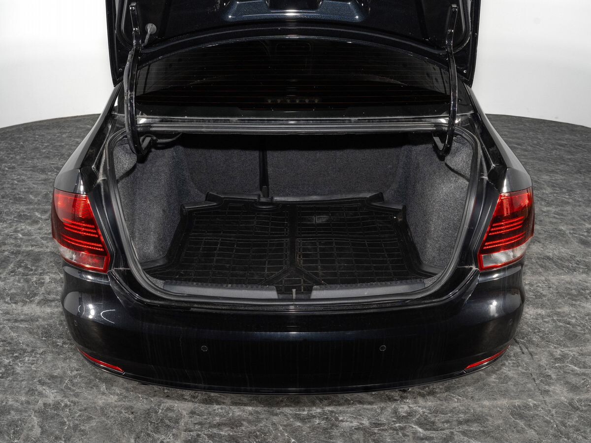 Volkswagen Polo 2020 - фото автомобиля