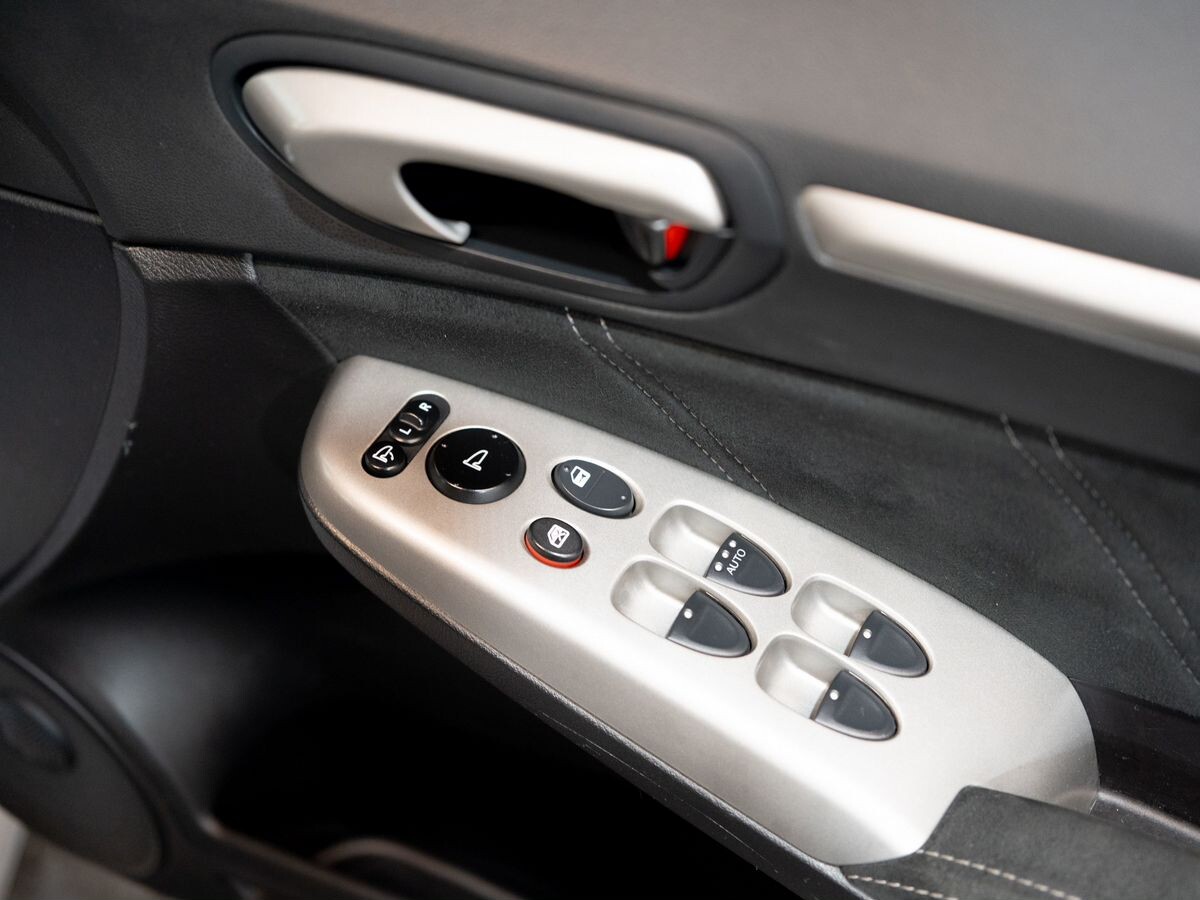 Honda Civic 2010 - фото автомобиля