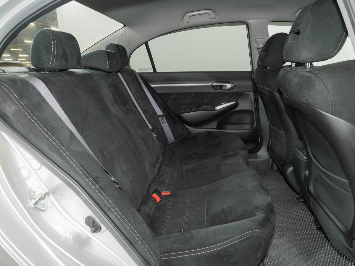 Honda Civic 2010 - фото автомобиля