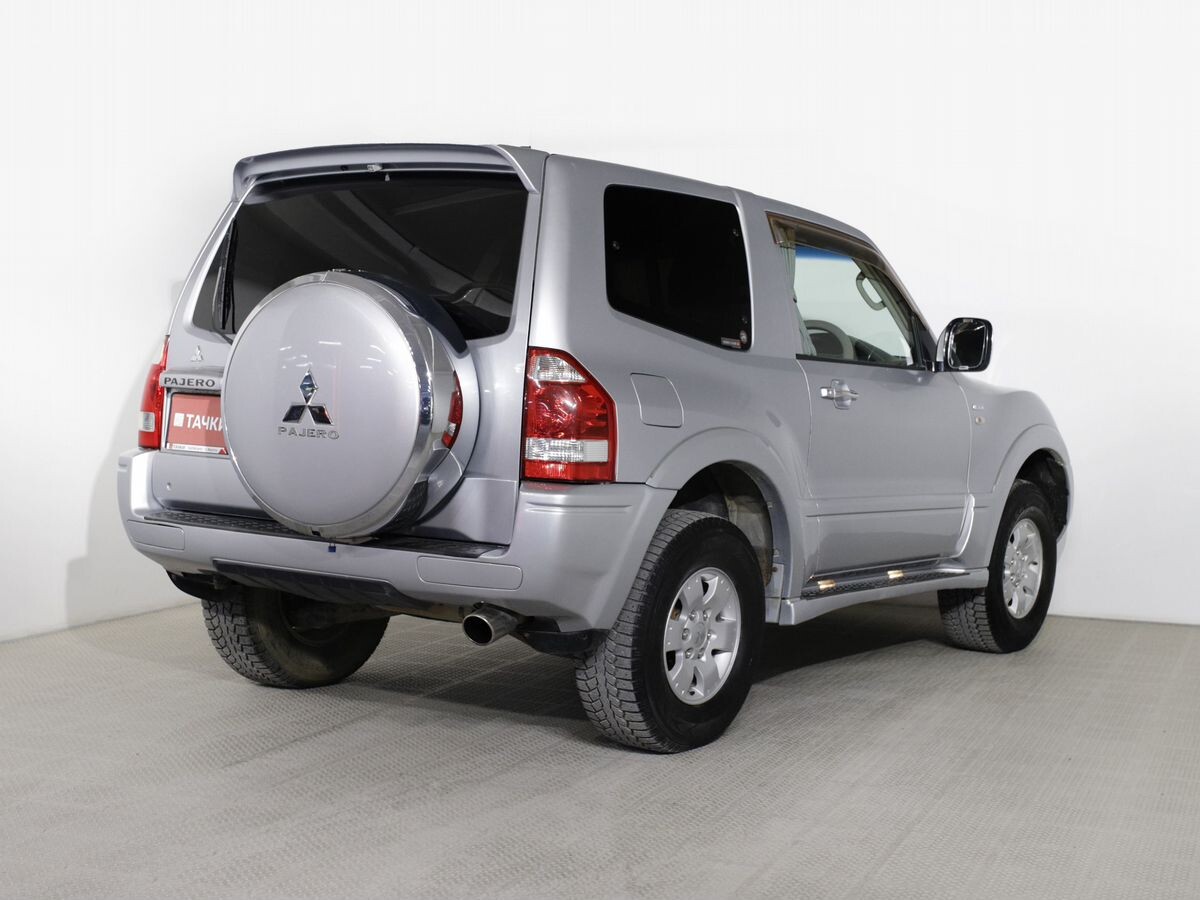 Mitsubishi Pajero 2005 - фото автомобиля