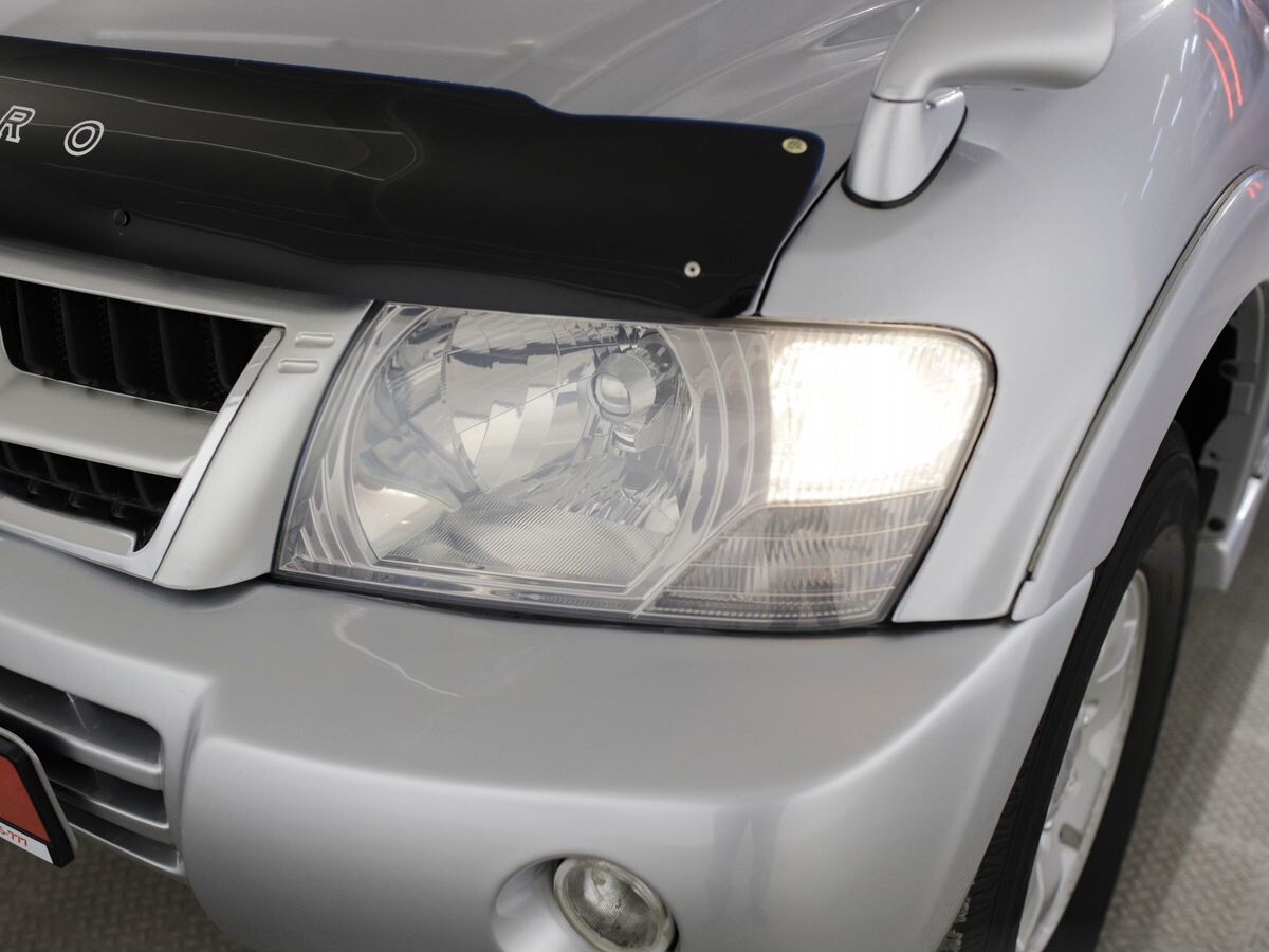 Mitsubishi Pajero 2005 - фото автомобиля