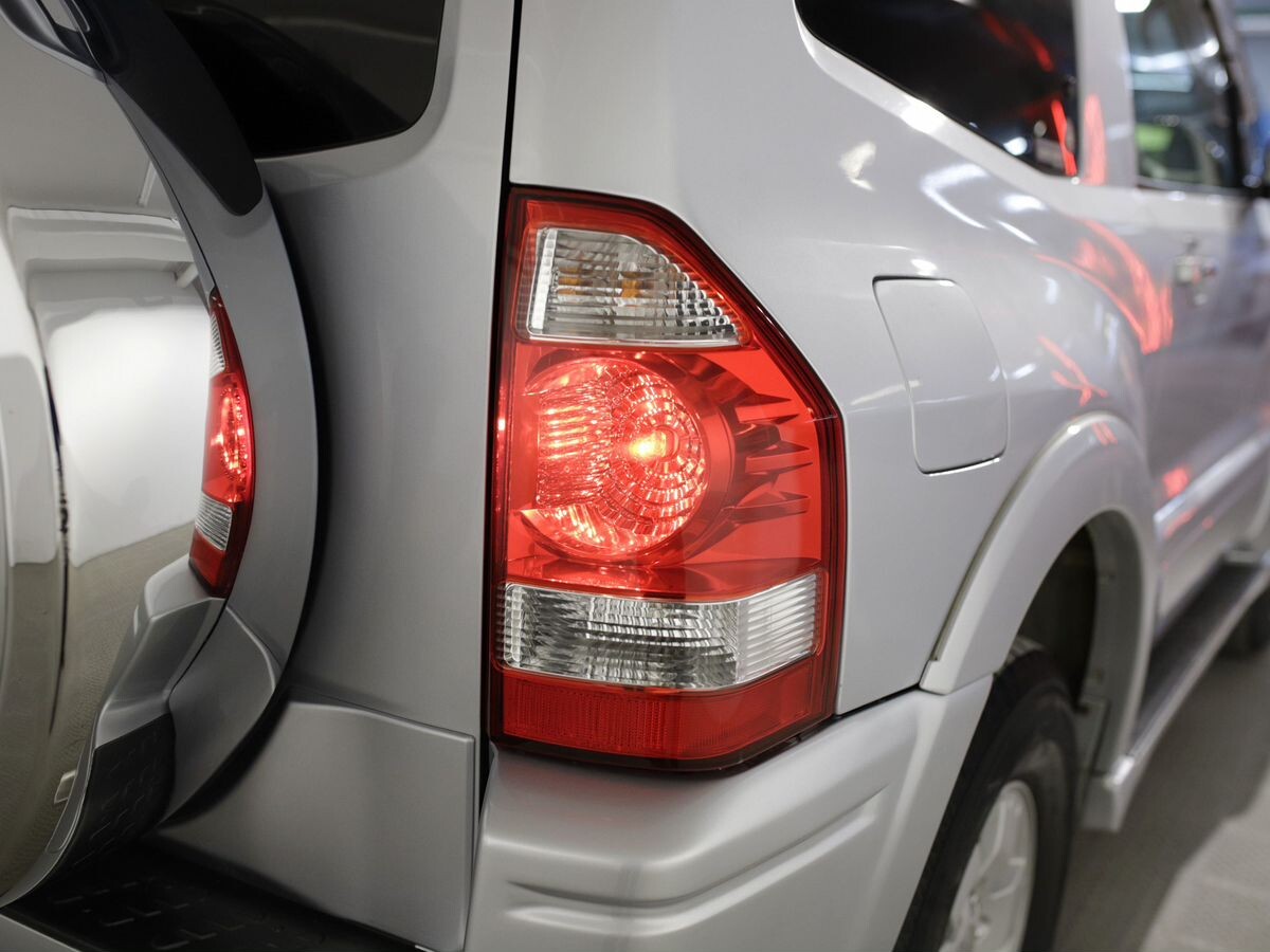 Mitsubishi Pajero 2005 - фото автомобиля