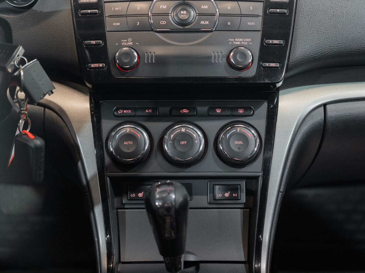 Mazda 6 2010 - фото автомобиля