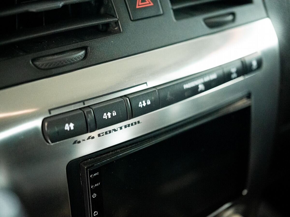 Hummer H3 2006 - фото автомобиля