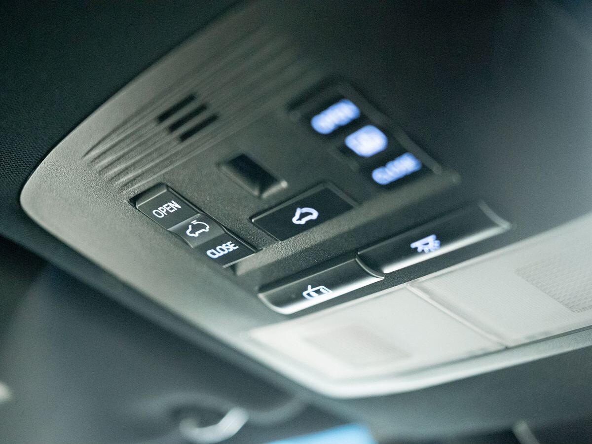 Toyota Harrier 2019 - фото автомобиля