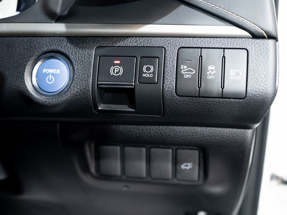 Toyota Harrier 2019 - фото автомобиля