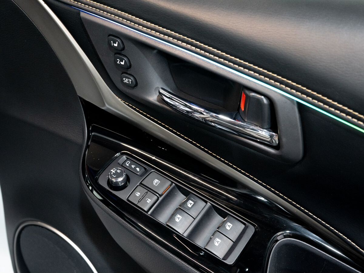 Toyota Harrier 2019 - фото автомобиля