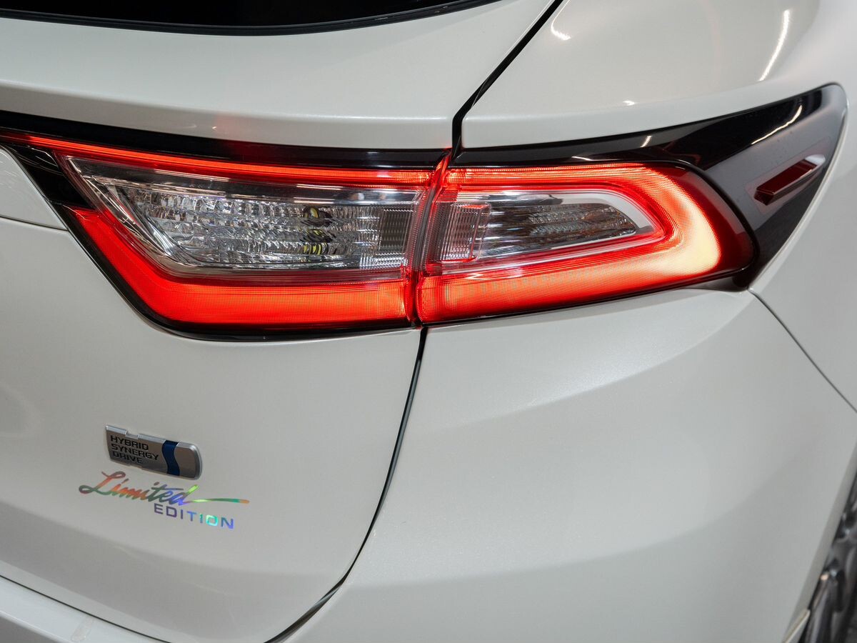 Toyota Harrier 2019 - фото автомобиля