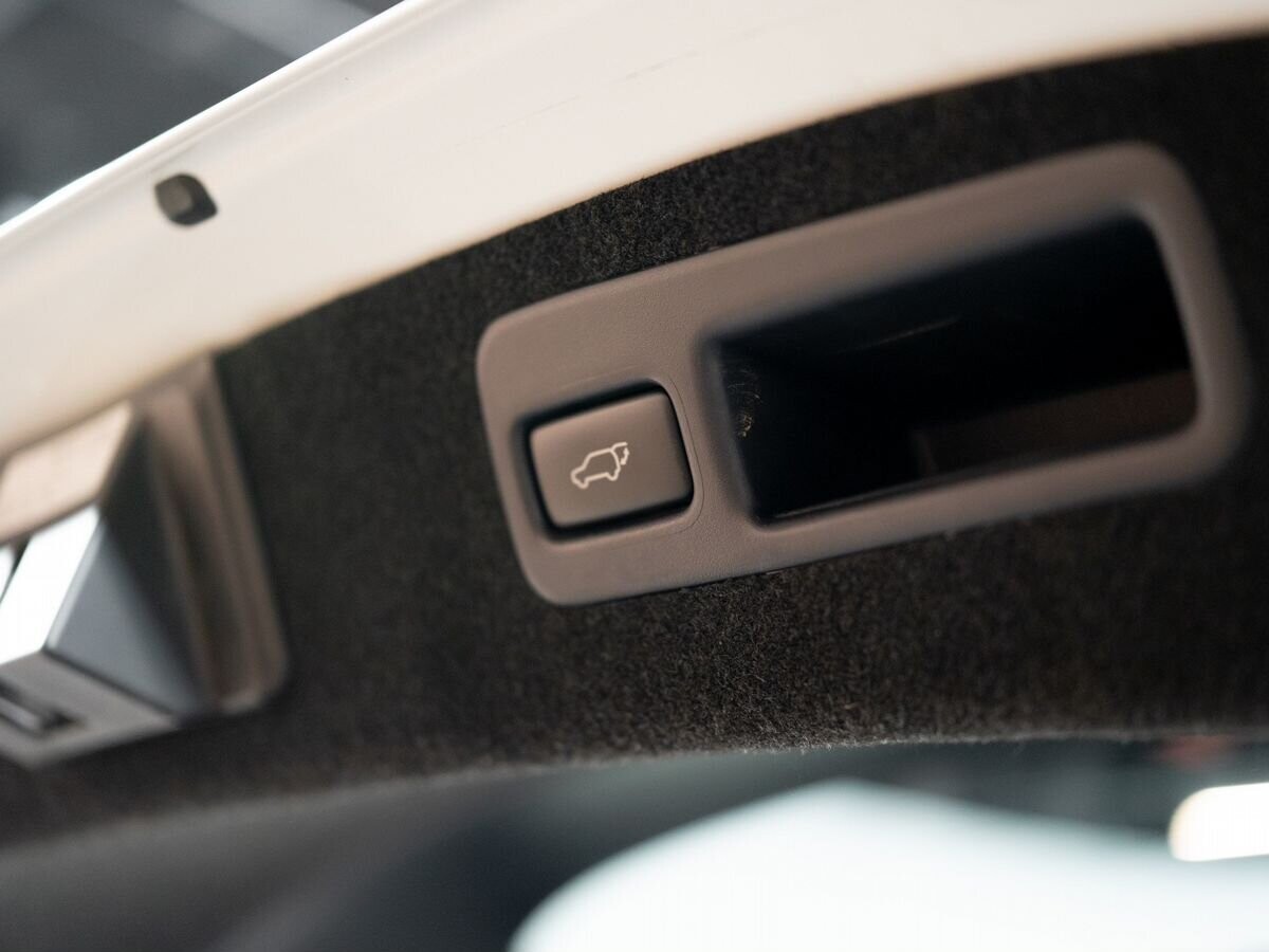 Toyota Harrier 2019 - фото автомобиля