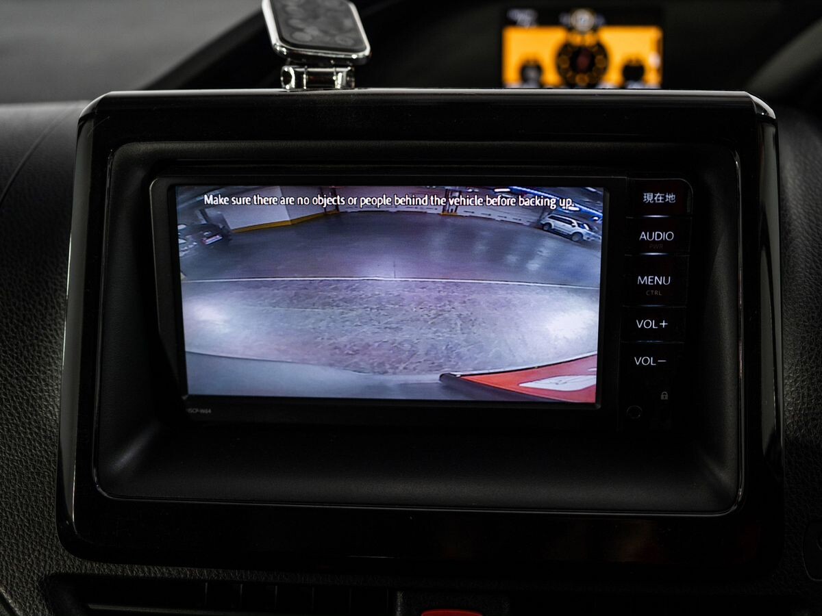 Toyota Esquire 2015 - фото автомобиля