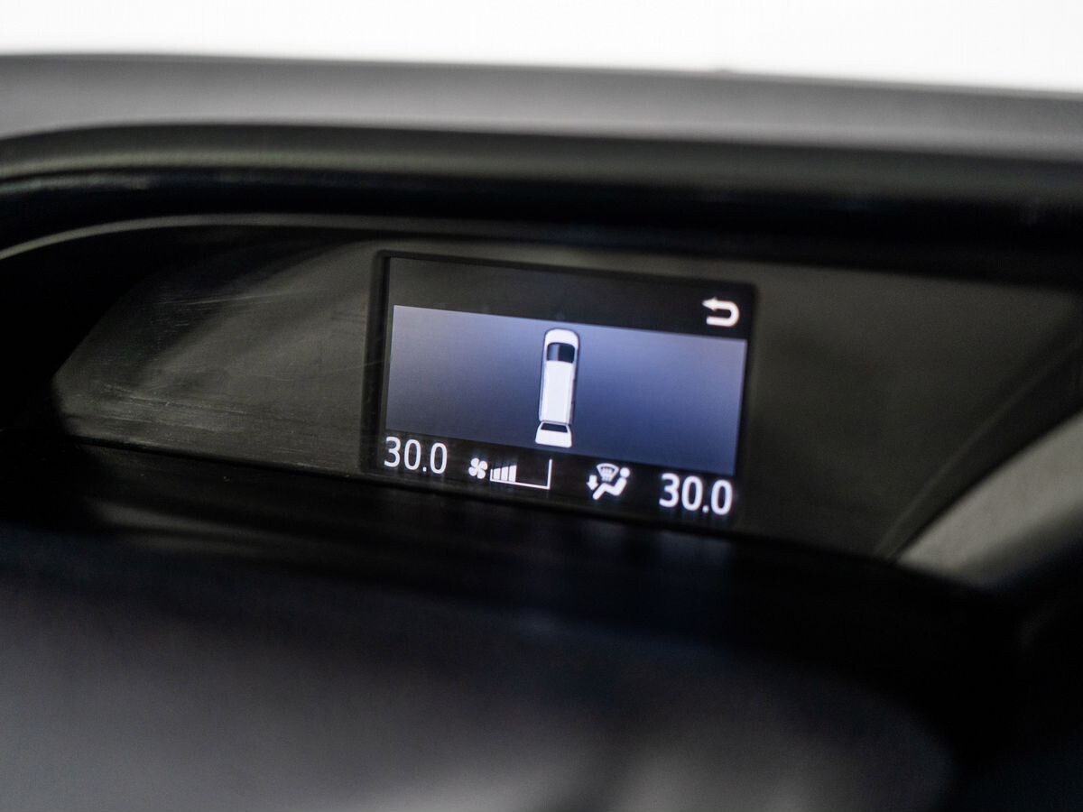 Toyota Esquire 2015 - фото автомобиля