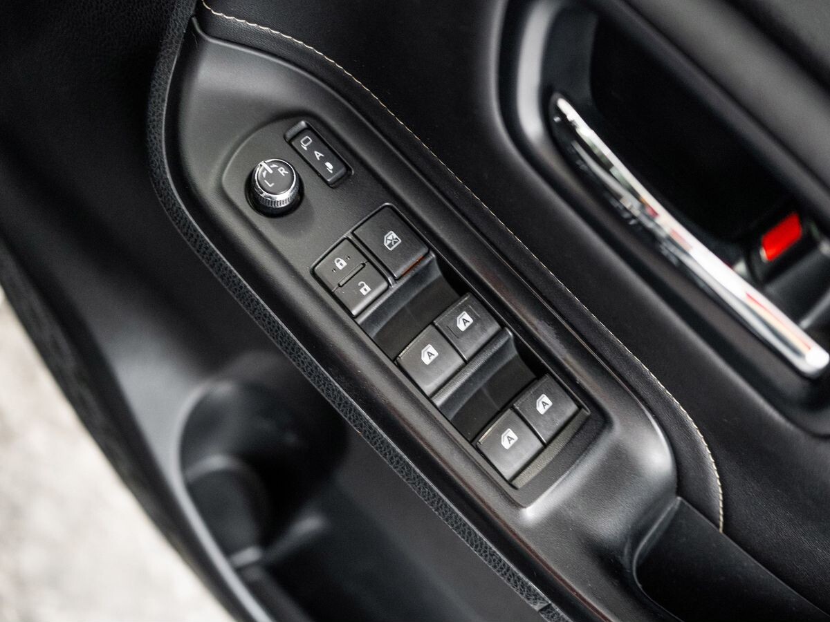 Toyota Esquire 2015 - фото автомобиля