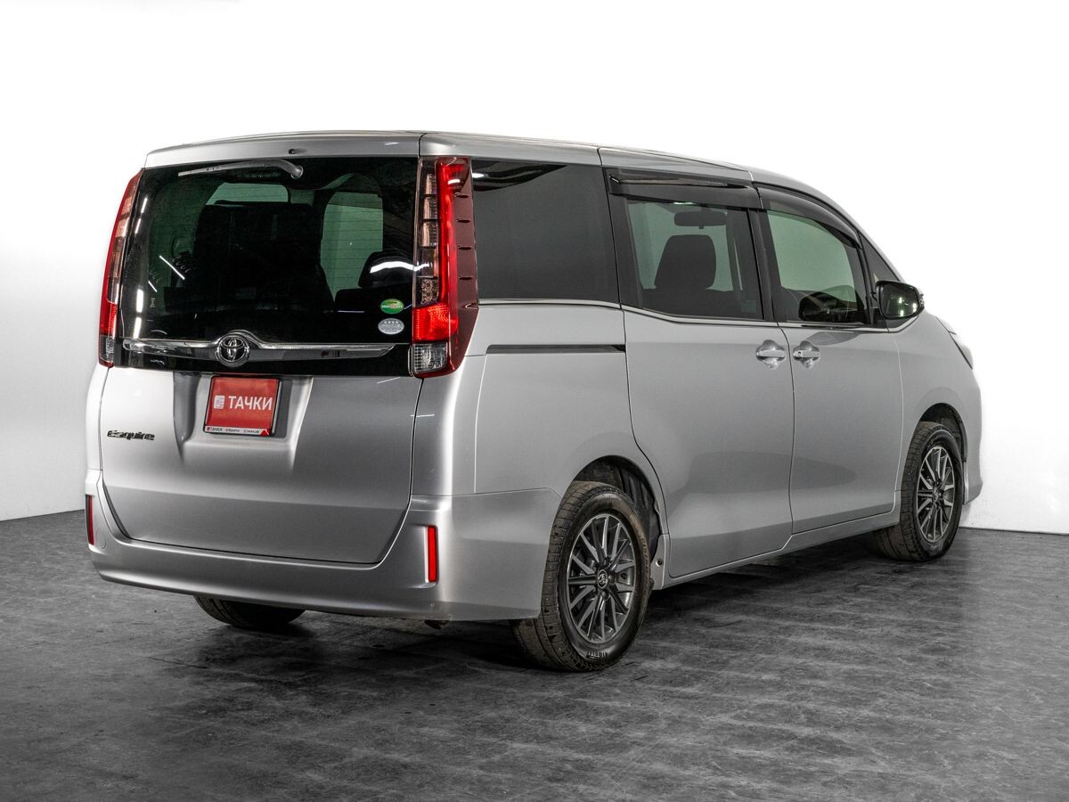 Toyota Esquire 2015 - фото автомобиля