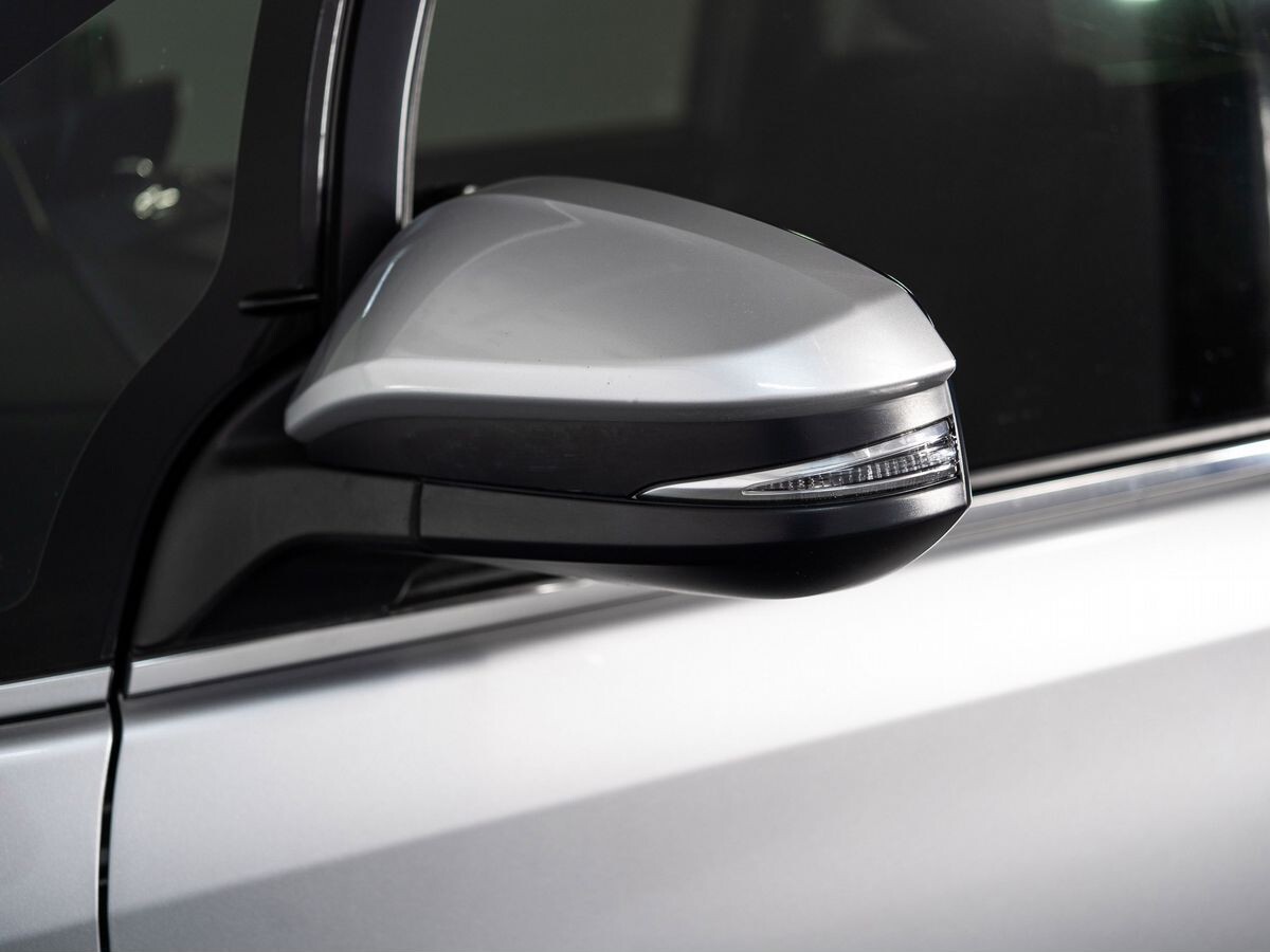 Toyota Esquire 2015 - фото автомобиля