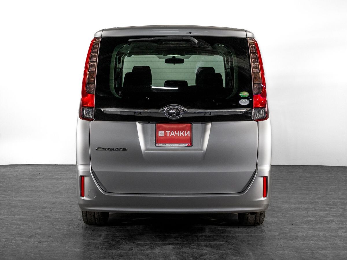 Toyota Esquire 2015 - фото автомобиля