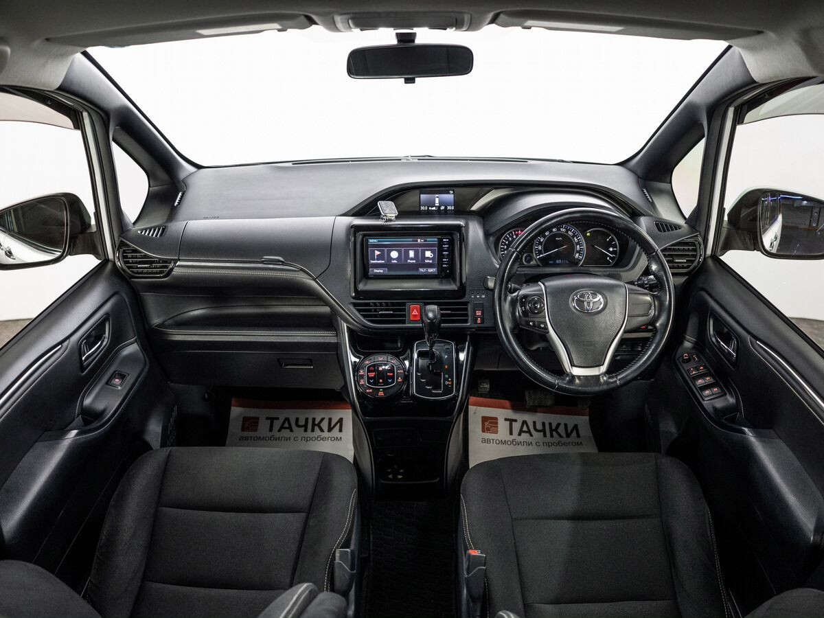 Toyota Esquire 2015 - фото автомобиля