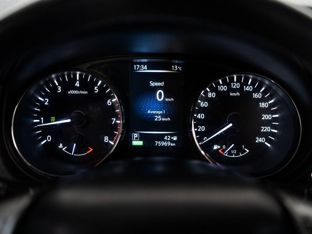 Nissan X-Trail 2016 - фото автомобиля