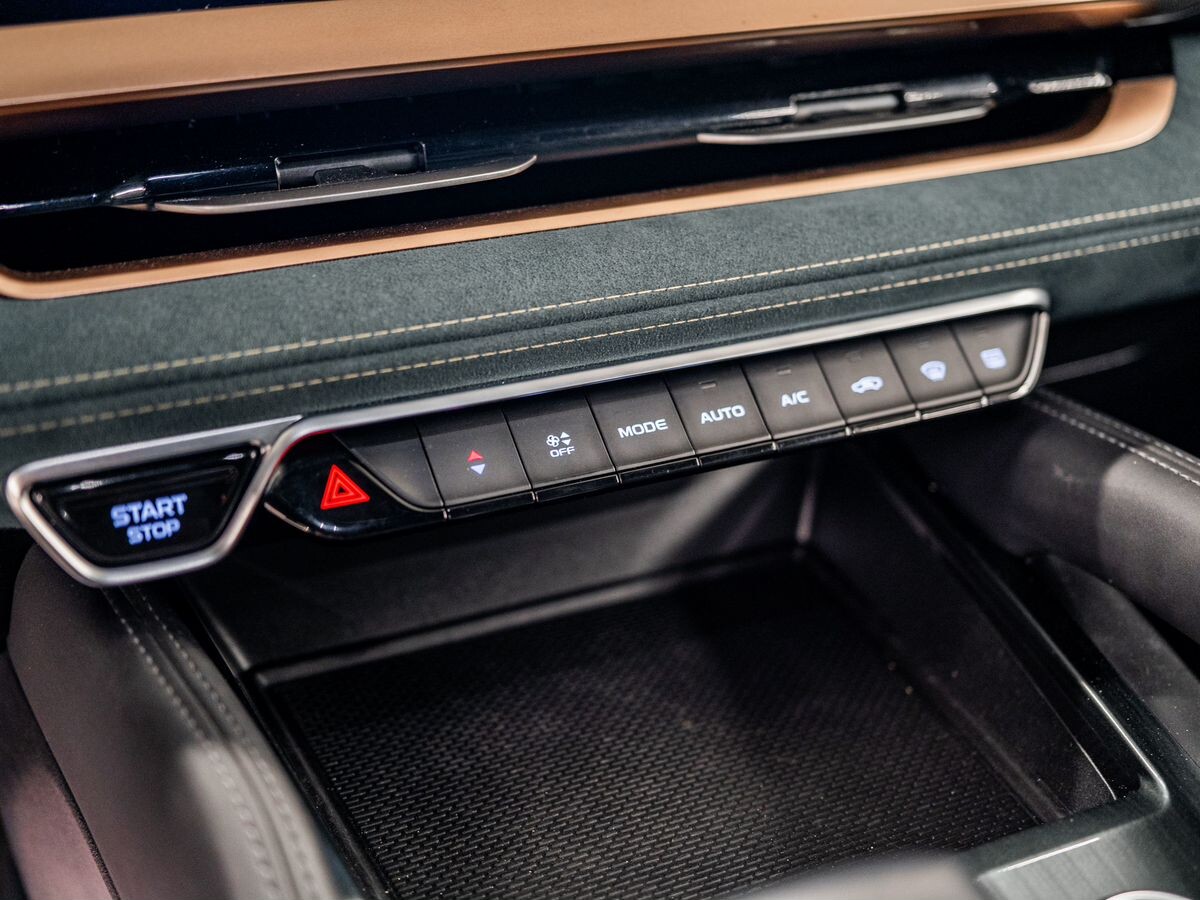 Geely Monjaro 2021 - фото автомобиля