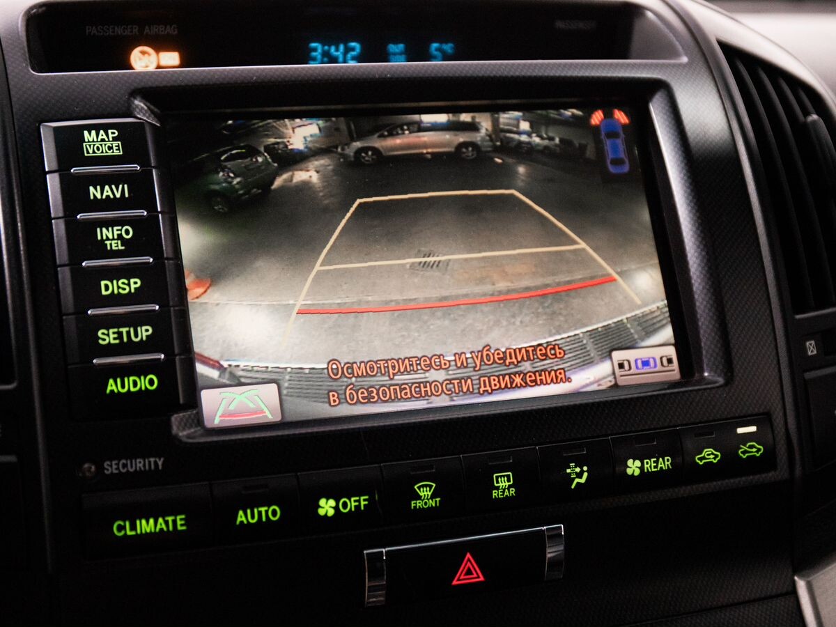 Toyota Land Cruiser 2011 - фото автомобиля