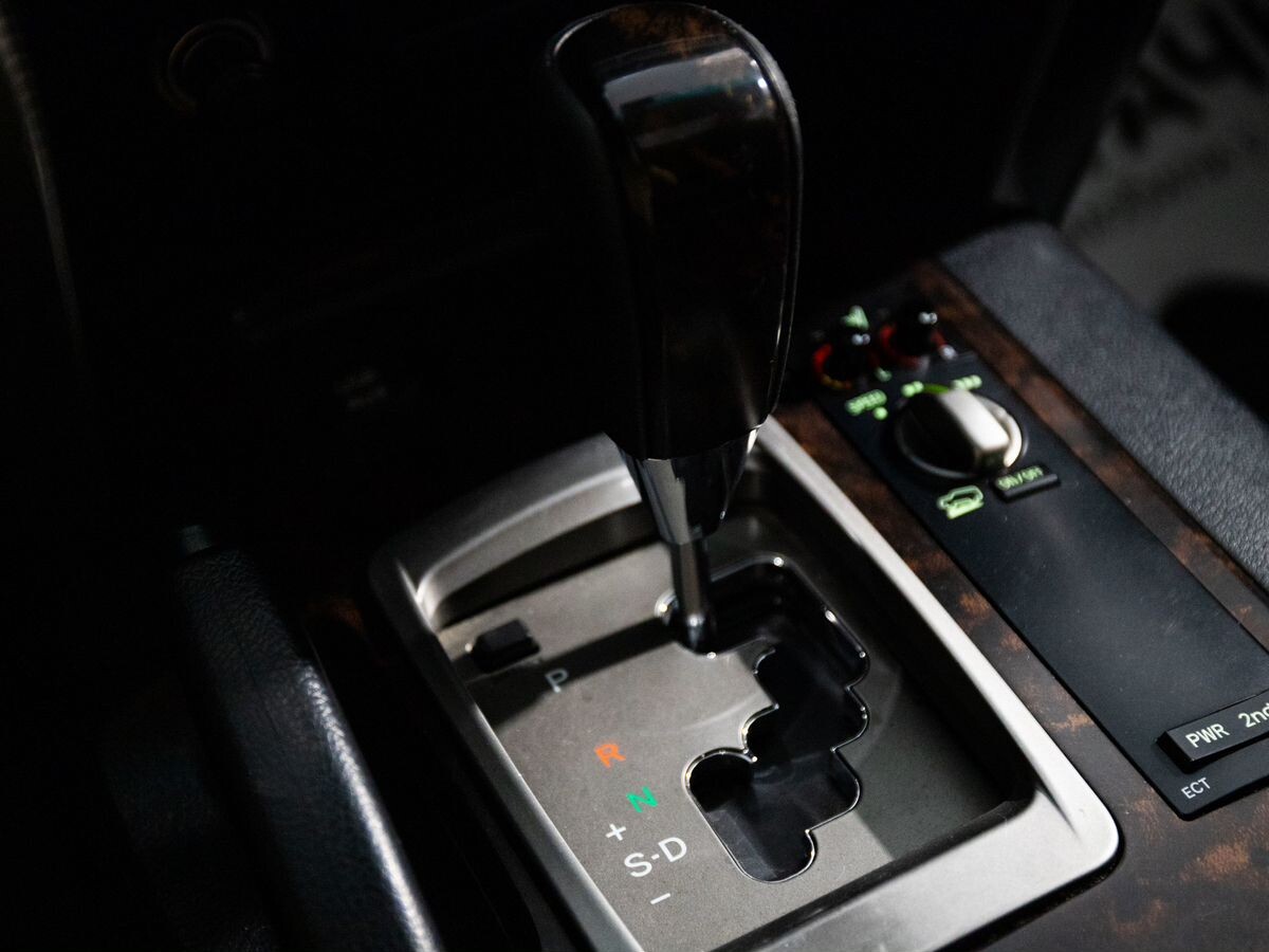 Toyota Land Cruiser 2011 - фото автомобиля