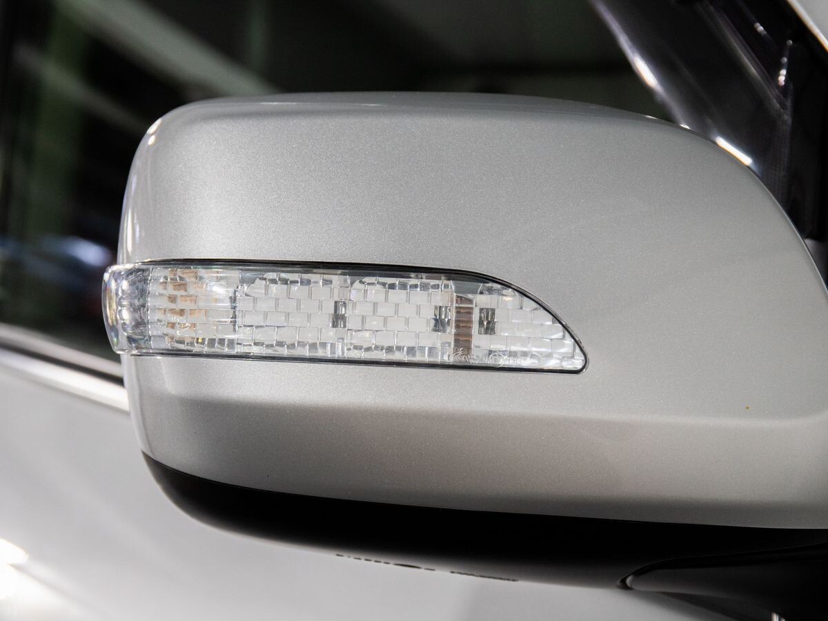 Toyota Land Cruiser 2011 - фото автомобиля