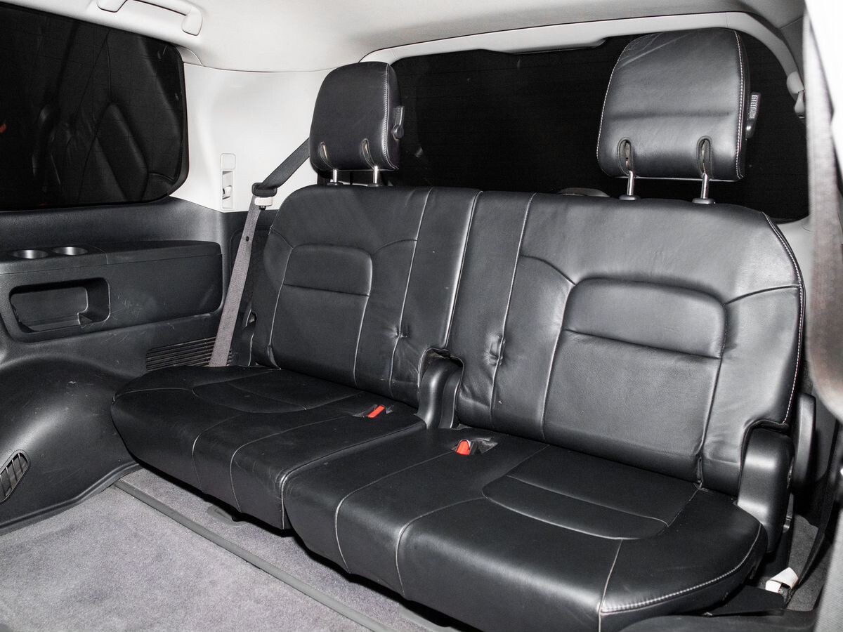 Toyota Land Cruiser 2011 - фото автомобиля