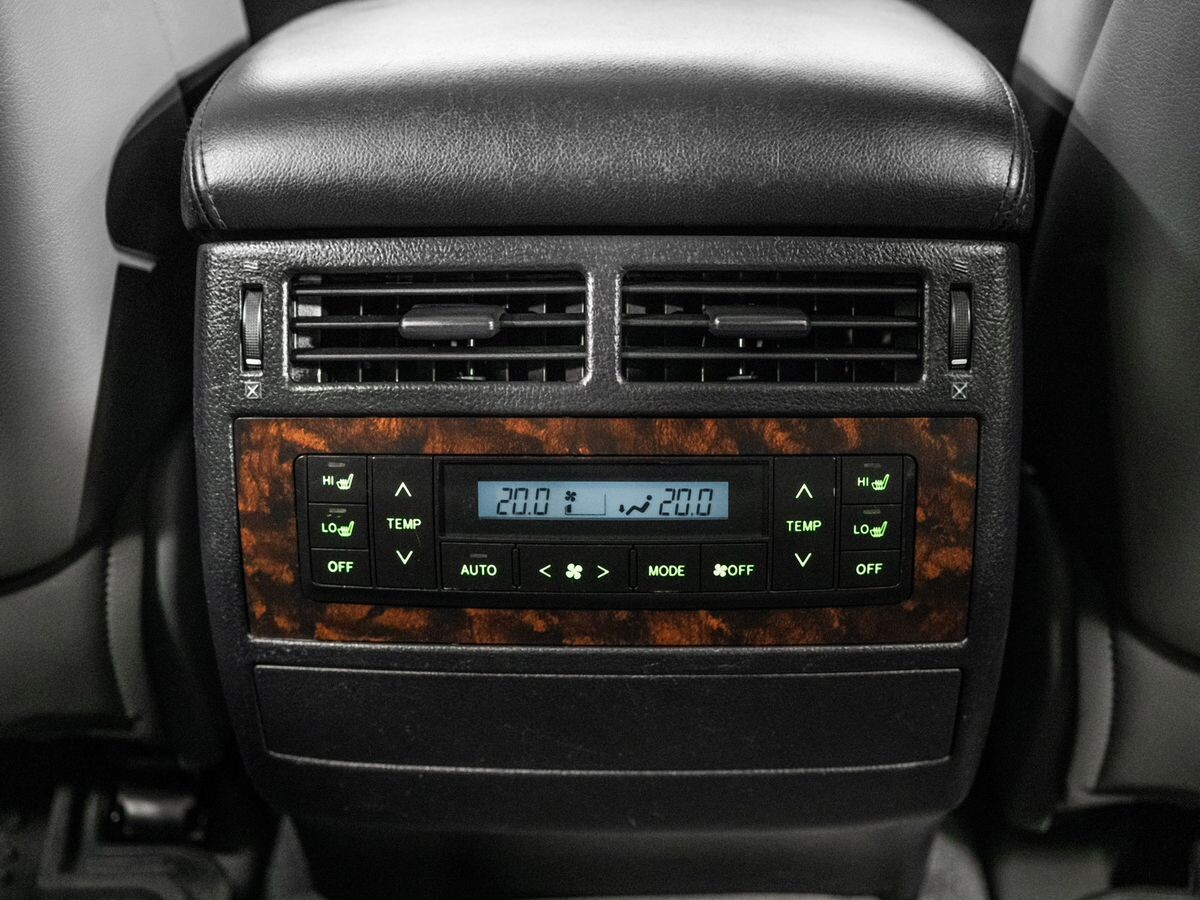 Toyota Land Cruiser 2008 - фото автомобиля