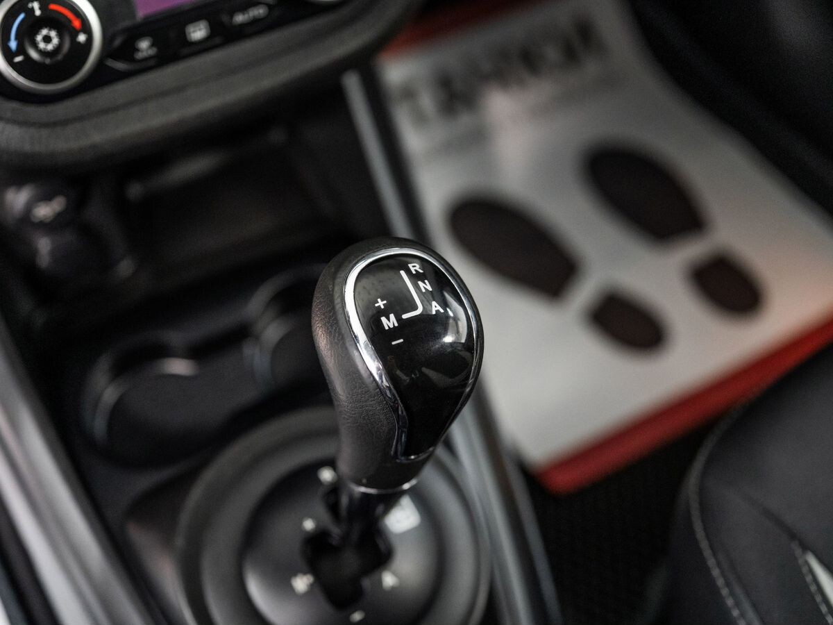 Lada (ВАЗ) Vesta 2018 - фото автомобиля