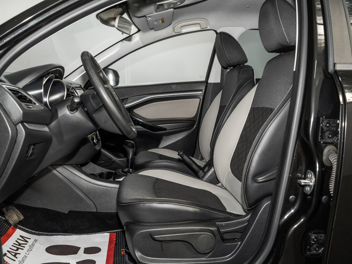 Lada (ВАЗ) Vesta 2018 - фото автомобиля