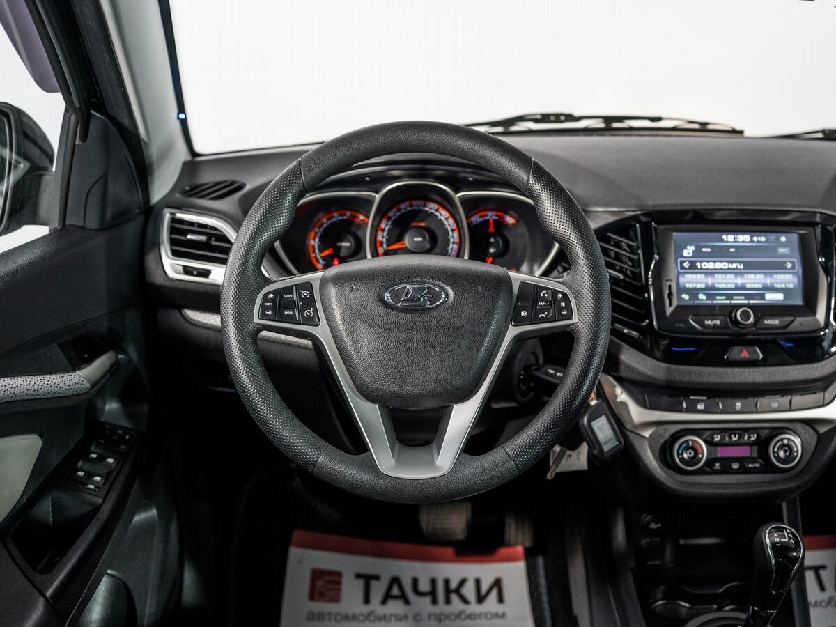 Lada (ВАЗ) Vesta 2018 - фото автомобиля