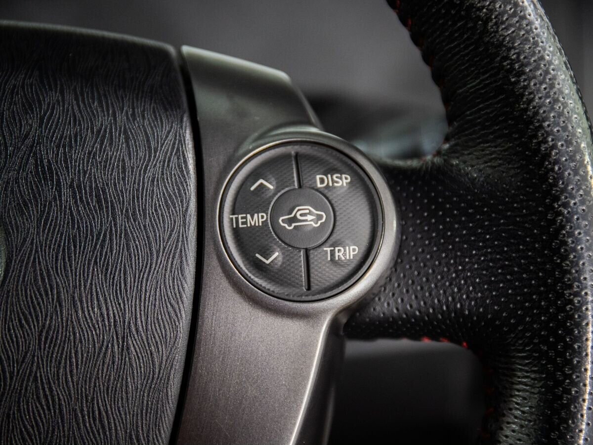 Toyota Prius 2013 - фото автомобиля